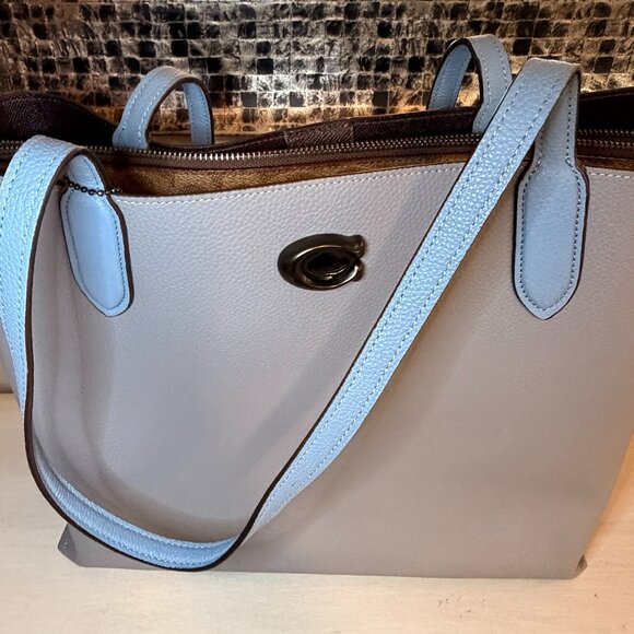 Coach C0692 Willow Tote In Color-block Pebble Leather Shoulder Bag - Picture 1 of 6